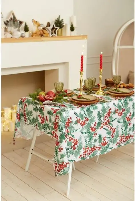 Скатерть Доляна «Новый год: Сhristmas berries» 145*260 +/- 2 см, 100% п/э
