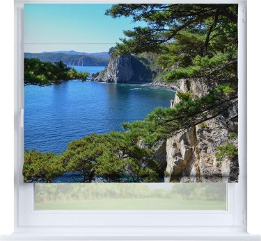 Римская штора «Кортин» на створку «Море и сосны»